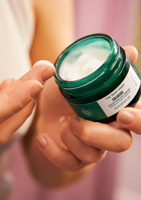 The Body Shop Smoothing Day Cream (50 ml) - Image 3