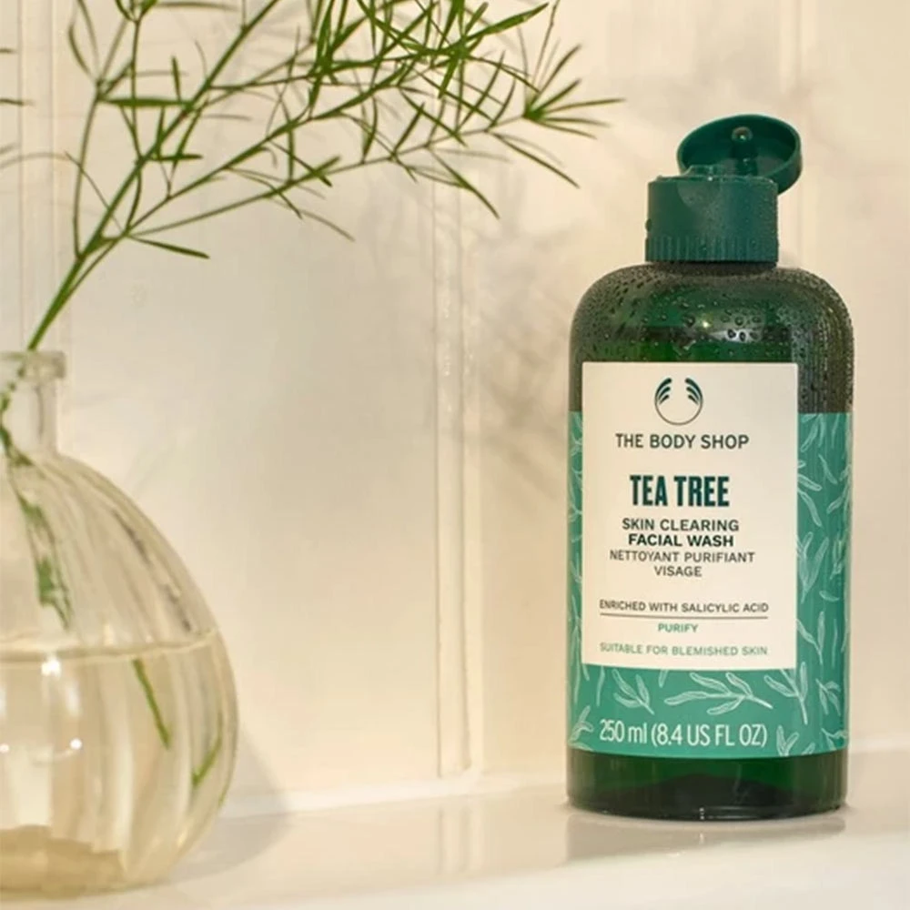 The Body Shop - Tea Tree Skin Clearing Facial Wash, 250 ml - Image 3